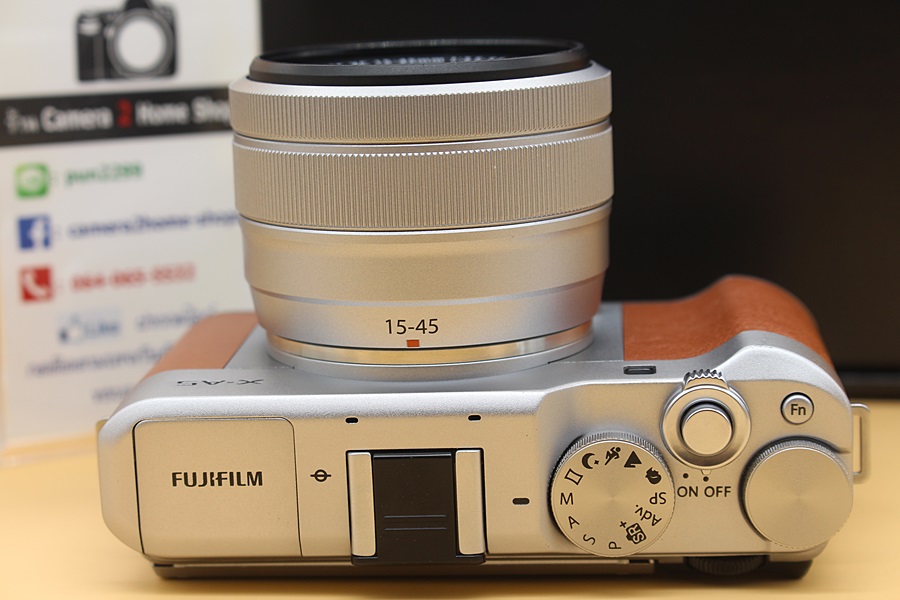 ขาย Fuji X-A5 + lens XC 15-45mm (สีน้ำตาล) สภาพสวย อดีตประกันร้าน เมนูไทย จอทัชสกรีน อุปกรณ์ครบกล่อง จอติดฟิล์มแล้ว  อุปกรณ์และรายละเอียดของสินค้า 1.Body F